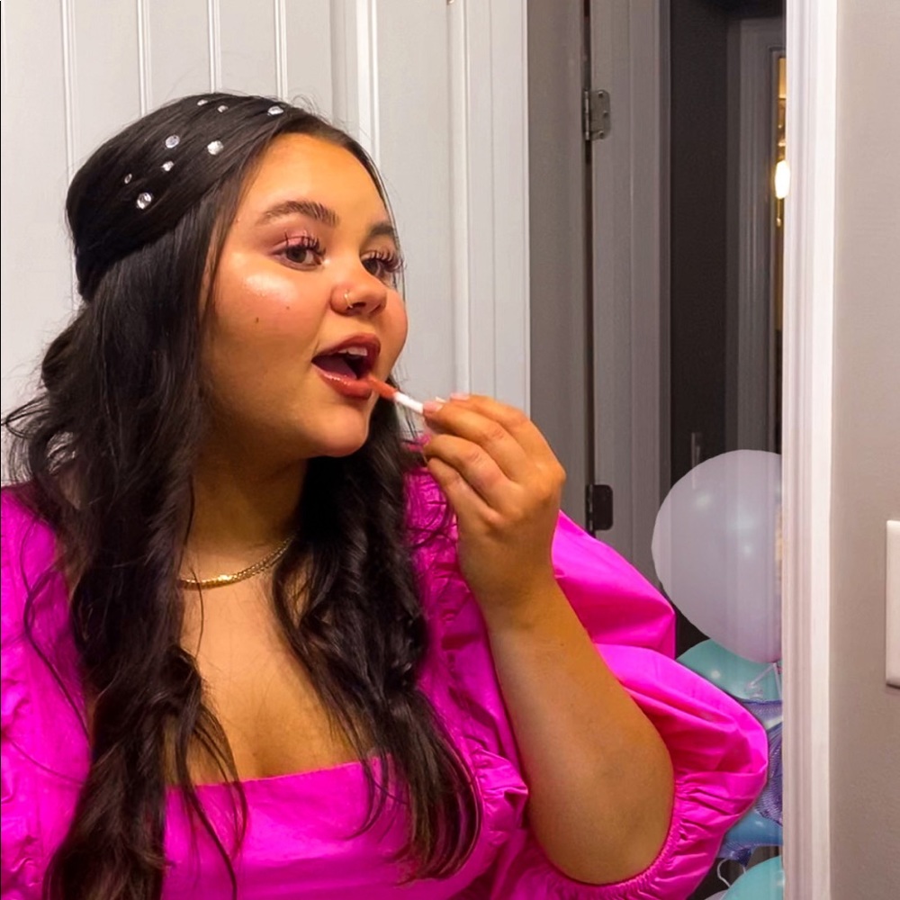 Meet your Posher, Destiny